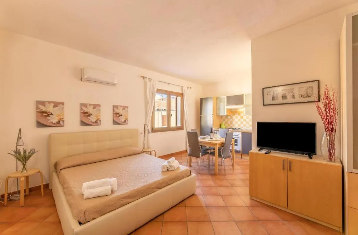 Relaxing Cristal Blu Studio Sleeps 4 No1492 Santa Teresa Gallura Apartment