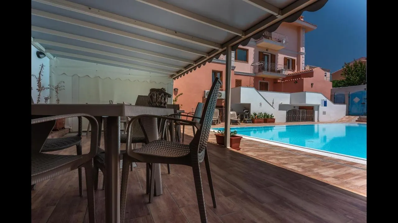 Apartment Relaxing Cristal Blu Studio Sleeps 4 No1492 Santa Teresa Gallura