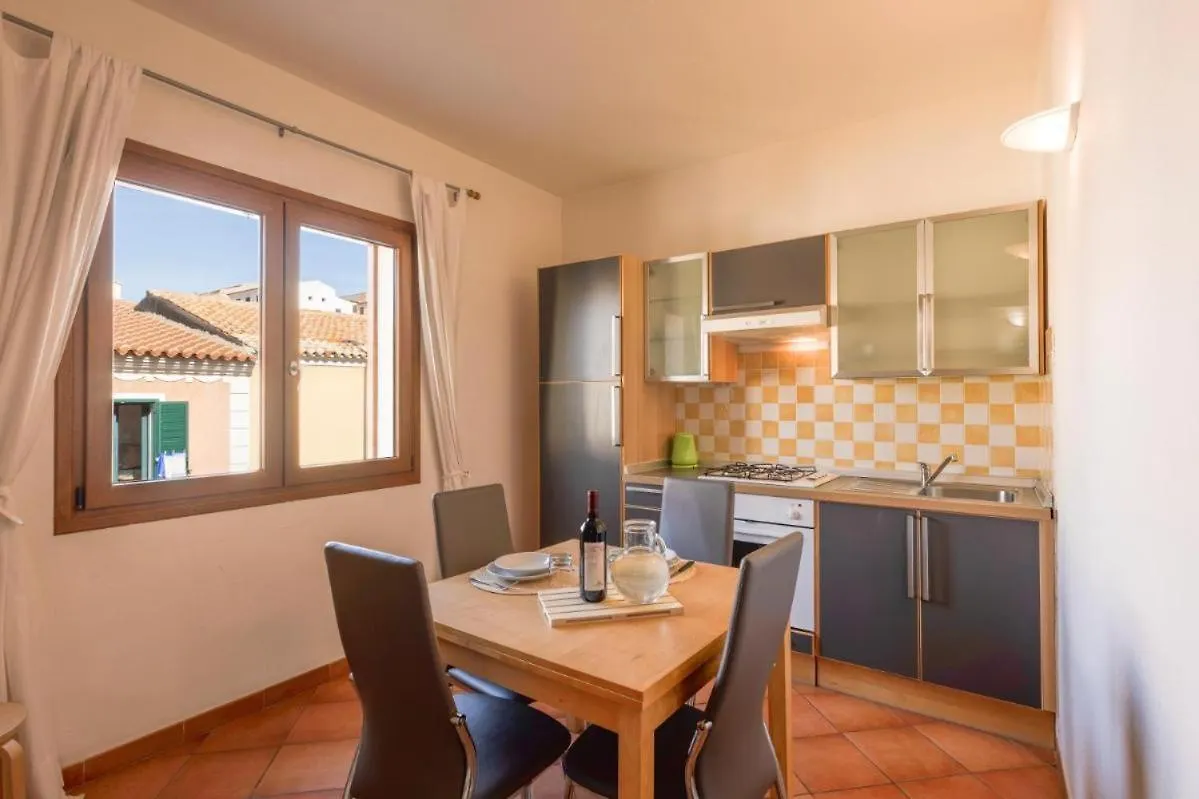 Relaxing Cristal Blu Studio Sleeps 4 No1492 Santa Teresa Gallura Italy
