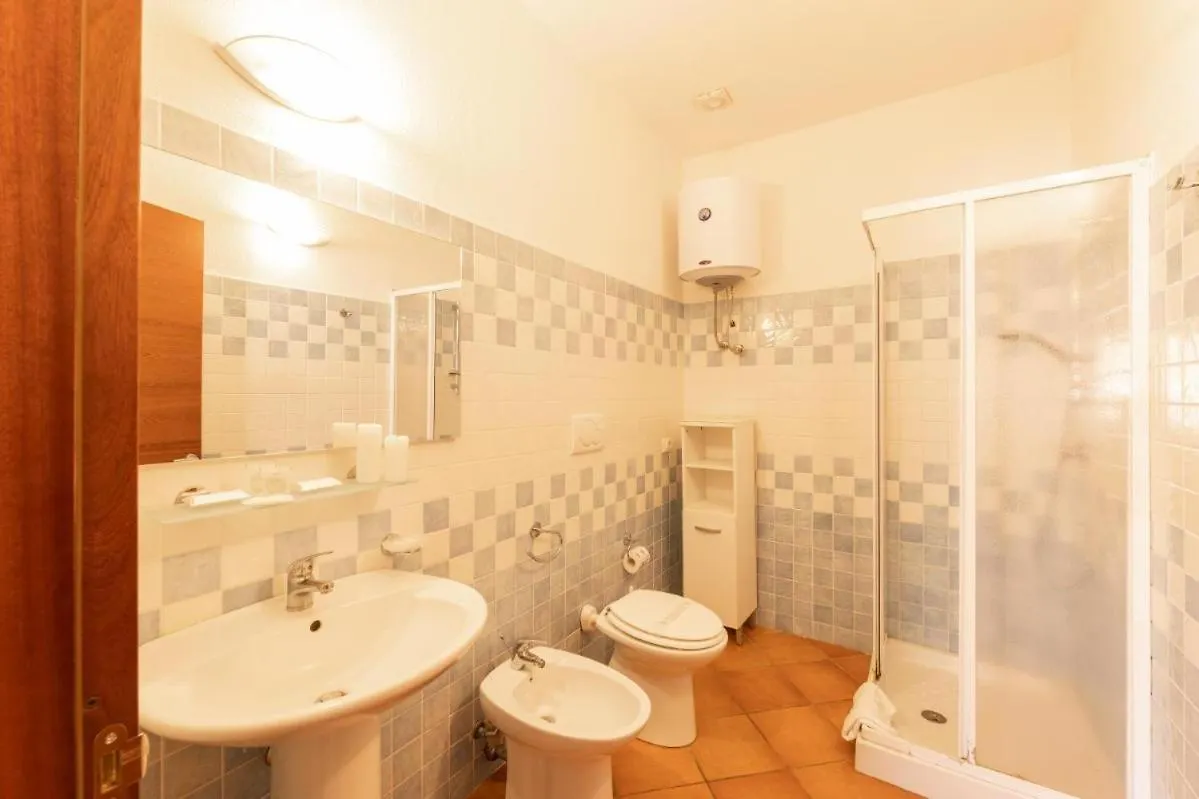 Relaxing Cristal Blu Studio Sleeps 4 No1492 Santa Teresa Gallura Apartment