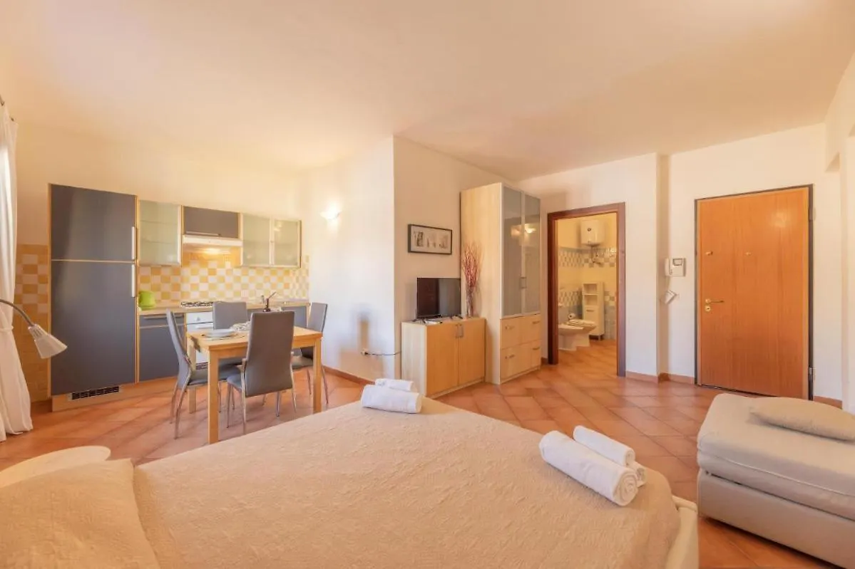 Apartment Relaxing Cristal Blu Studio Sleeps 4 No1492 Santa Teresa Gallura
