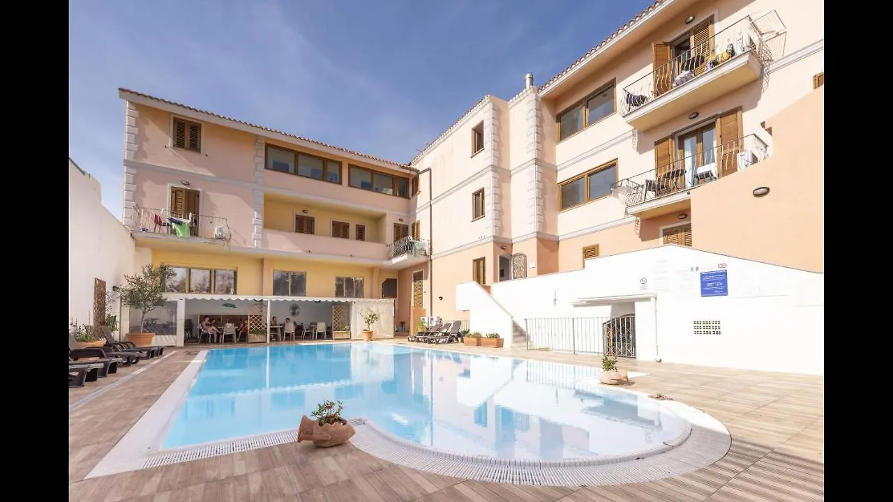 Apartment Relaxing Cristal Blu Studio Sleeps 4 No1492 Santa Teresa Gallura Italy